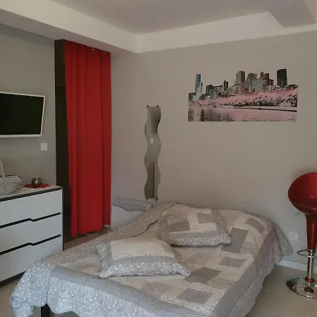 Jolie Appartement, L'enclave Des Secrets Appartamento LʼIsle-sur-la-Sorgue